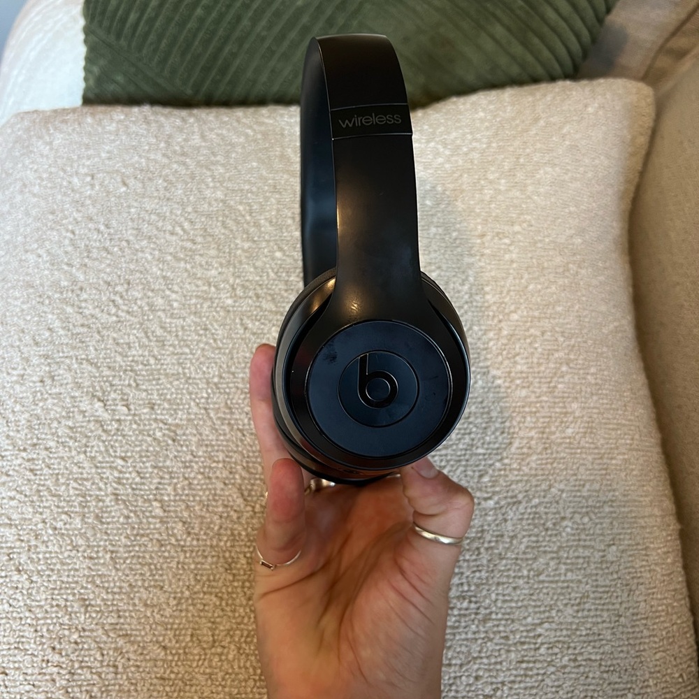 Beats (Black Over-Ear Wireless Headphones)